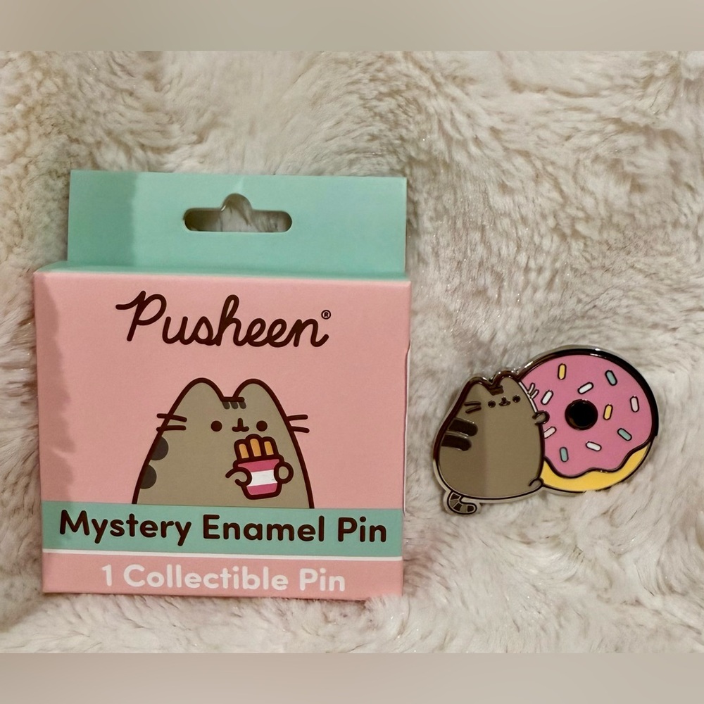 Pusheen Snacks Blind Box Enamel Pin Hot Topic Exclusive